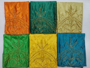 Tissu de robe luxueux et magnifique, avec des travaux manuels et des cristaux de qualité supérieure, idéal pour les occasions spéciales et les fêtes. - Product Image 5