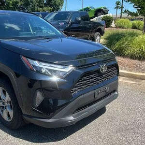 Véhicule d'occasion 2023 XLE Premium, faible kilométrage, transmission automatique, sièges en cuir, jamais accidenté et prêt à être expédié. - Product Image 4