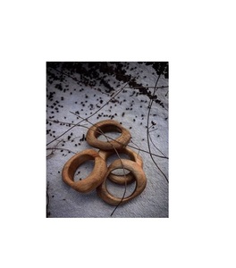 Ronds de serviette en bois de créateur pour un dîner de famille élégant style champêtre fête de mariage ou événement style de table - Product Image 1