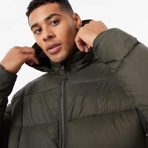 Venta directa Ropa de moda de calle Ropa Chaqueta acolchada de relleno de guata de poliéster Chaquetas acolchadas de invierno para hombres con estilo al aire libre - Product Image 5