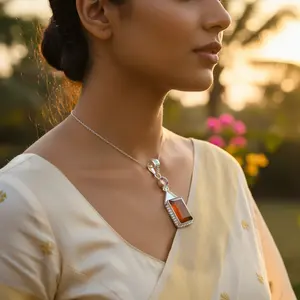 Colgante de Plata 925 con Baño de Oro Rosa y Platino para Mujer con Piedra Preciosa de Cornalina Chapada en Rodio, Joyería Chapada en Rodio - Product Image 2