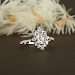 Fantaisie Emerald Cut Solitaire vvs1 Lab Grown Diamond Ring Made In 10K 14K 18K Solid Gold pour les femmes - Product Image 5