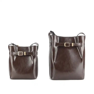 2026 Fashion Women's Bag Bucket Bag <b>Large</b> Capacity Single Shoulder Crossbody Bag Oil Wax Cowhide Simple - Product Image 5
