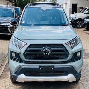 Vente chaude Frais Propre Toyota RAV 4 Voitures d'occasion Sans Accident Expédition Rapide Meilleur Prix Disponible - Product Image 5