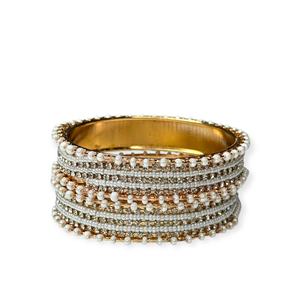 Brazaletes Elegantes y Modernos con Diseño Geométrico, Chapados en Oro y con Perlas, para Bodas, Aniversarios y Fiestas - Joyería de Imitación de Calidad de Exportación - Product Image 3