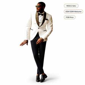 <span class=keywords><strong>Smoking</strong></span> bianco da uomo <span class=keywords><strong>con</strong></span> risvolto a punta in jacquard Paisley, pantaloni da sposo, papillon e pochette - Ordini all'ingrosso OEM ODM - Product Image 1