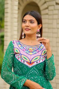 2025ฤดูร้อนแฟชั่นใหม่เสื้อเด็กผู้หญิงคอกลมผ้าทอผ้าลายเรขาคณิตปักลายด้วยกระจกจริงยาวถึงพื้น - Product Image 6