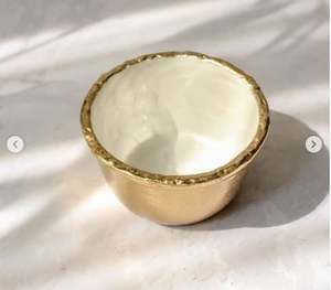 Bols de service en métal taillé en aluminium plaqué or faits à la main avec plateau technique polie pour une fête élégante servant des desserts chocolats - Product Image 5