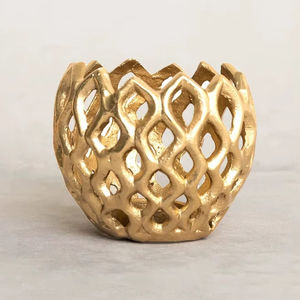 เชิงเทียนโลหะพรีเมี่ยมสไตล์ดั้งเดิมสำหรับตกแต่งงานทางศาสนาและเทศกาลทางจิตวิญญาณ - Product Image 1