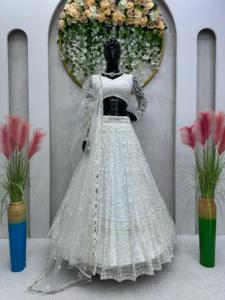 งานลําดับด้ายสุทธินุ่มของนักออกแบบล่าสุด Lehenga Choli โดย Fab Zone - Product Image 4
