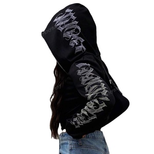 Sudadera con capucha negra recortada con diamantes de imitación y cremallera, Diseño de manga con letras personalizadas, ropa de calle de gran tamaño, chaqueta con logotipo personalizado de algodón con cremallera completa - Product Image 2