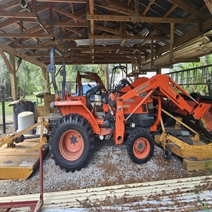 Kubota L3400 de calidad superior con sistema de transmisión de engranaje suave disponible para comprar ahora ofertas de tractor al por mayor en stock - Product Image 3