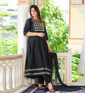 Femmes décontracté coton imprimé fleuri Anarkali Kurta cheville-longueur Lehriya imprimé Palazzo Dupatta motif décoratif cheville-longueur - Product Image 3