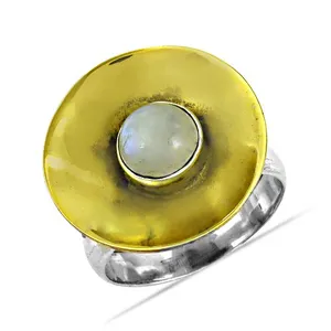 Bague pour femme plaquée or, motif géométrique traditionnel, avec pierre de lune - Bijoux Art Palace - Product Image 3