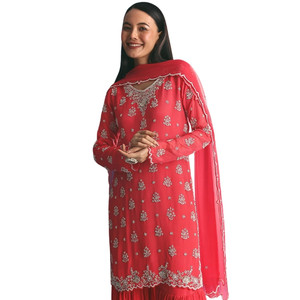 Commercio all'ingrosso rosso Chinon Kurta Sharara vestito con Moti Cutdana lavoro per la festa di nozze usura festiva ricevimento e ordini etnici personalizzati - Product Image 2