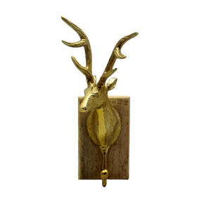 Diseño elegante Navidad decorativo aluminio Rein Deer Red PC antiguo acabado para la decoración de la sala de estar del hogar - Product Image 6