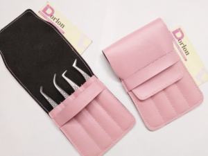 Pincettes à cils diamantées en acier inoxydable incurvées avec pointe de volume Personnalisez la pince à épiler d'extension de faux cils au Pakistan. - Product Image 3