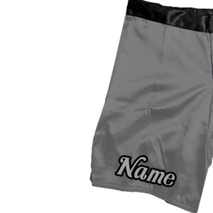 Pantalones Cortos de Satén Gris Personalizados para Hombre, Cintura Elástica, Logotipo Frontal, Nombre Personalizado Impreso en el Dobladillo Inferior, Tela Impermeable de Secado Rápido, Estilo MMA - Product Image 3