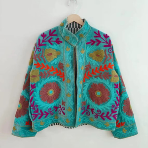 Chaqueta de invierno Suzani de terciopelo de estilo étnico | Chaqueta corta bordada | Abrigo de Festival | Ropa de abrigo floral uzbeka Duster - Product Image 1