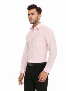 Camisa de Hombre de Excelente Calidad, Color Rosa Claro, Corte Entallado, para Trabajo, Casual y Ocasiones Formales, Disponible a un Precio Accesible desde India - Product Image 3
