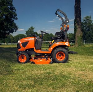 KUBOTA Lawn Mower <b>Tractor</b> Available for Purchase KUBOTA Lawn Mower <b>Tractor</b> Available for Purchase - Product Image 6