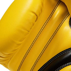 Ensemble d'entraînement de boxe avec gants en cuir lacés et sacs de frappe absorbant l'humidité personnalisables - Product Image 4