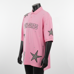 Polo homme en piqué de coton premium 210 GSM, rose, avec logo personnalisé en strass thermocollant, tissu doux et respirant. - Product Image 6