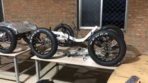 รถสามล้อไฟฟ้า 60V แบบมีหลังคา สำหรับผู้พิการ  รับส่งผู้โดยสาร 2 แถว กำลังไฟ >1000W - Product Image 5