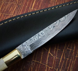 มีดสกินเนอร์ด้ามจับปลอกหนังทำด้วยมือทำจากเหล็กดามัสกัส - Product Image 5