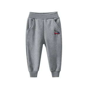 Pantalon de survêtement moderne et personnalisé pour enfants, pantalon en polaire confortable et décontracté pour garçons avec logo brodé en tricot de coton - Product Image 5