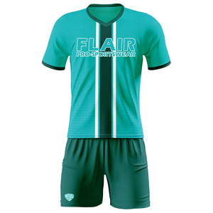 Kits de football rétro conçus sur mesure Uniformes de maillot de football pour enfants de haute qualité pour hommes - Product Image 4