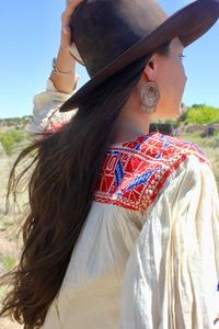 Hollyday Suite - Vestido Folclórico Mexicano Vintage Hecho a Mano, Túnica Artesanal Bordada a Mano con Punto de Cruz, 100% Algodón Natural Mexicano - Product Image 5