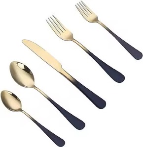 Juego de Cubiertos de Diseño Nuevo con Mango Recubierto de Polvo Blanco y Acabado Dorado, Cubiertos de Metal Elegantes para Fiestas - Product Image 6