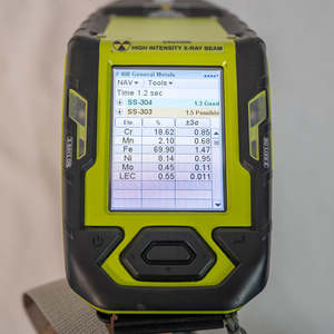 เครื่องวิเคราะห์ XRF แบบพกพา Niton XL2 980 Plus มือสอง สำหรับการคัดแยกโลหะผสม พร้อมเซ็นเซอร์โมดูลและชุดอุปกรณ์ - Product Image 2