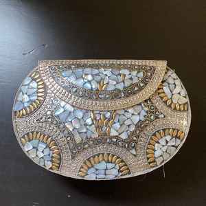 กระเป๋าสะพายโลหะหรูหรามีระดับพร้อมรูปแบบไม้ถูพื้นเหมาะสำหรับงานแต่งงานและเครื่องแต่งกายต่างๆมีให้เลือกหลายสไตล์และขนาด - Product Image 4