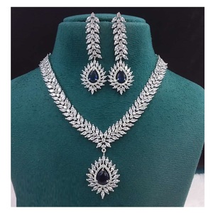 Ensemble de bijoux AD à forte demande pour événements spéciaux et usage quotidien disponible en quantité exportée avec quantité minimale de commande prêt - Product Image 1