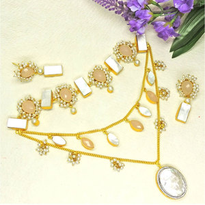 Ensemble de bijoux Kundan de mariée fait à la main en ligne pour femmes-grossiste et fabricant de bijoux - Product Image 3