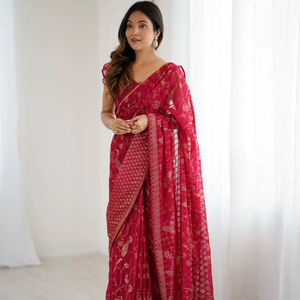 Saree de travail en feuille de georgette légère pour femmes fournisseur de vêtements ethniques en gros avec chemisier non cousu inclus - Product Image 1