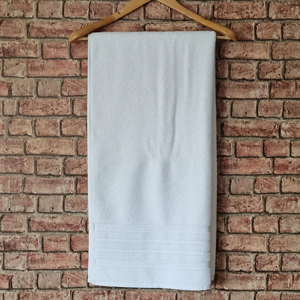 Juego de toallas de baño de felpa grandes ecológicas, diseño de punto de rayas de secado rápido de algodón turco suave para uso en el baño del hotel - Product Image 1