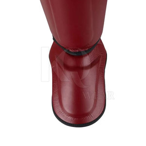 Protège-tibias en cuir modernes, légers, durables, protection professionnelle, réglables pour l'entraînement au football, les activités sportives et la pratique - Product Image 6