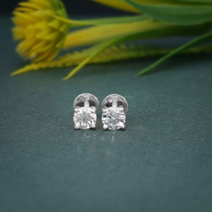 ต่างหูเพชร IGI Certified VVS ผลิตในห้องปฏิบัติการ แบบสี่ขา ตัวเรือนทอง 14k พร้อมตัวล็อคแบบเกลียว เครื่องประดับคุณภาพสำหรับผู้หญิง ราคาประหยัด - Product Image 3