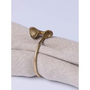 แหวนผ้าเช็ดปากทองเหลืองขัดเงาสุดหรูที่มีเสน่ห์แบบโบราณเหนือกาลเวลาและเหมาะสำหรับการเพิ่มความหรูหราให้กับงานเลี้ยงอาหารค่ำและงานอีเวนต์ - Product Image 1