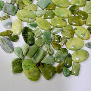 Piedra preciosa suelta verde de cuarzo serpentina natural de primera calidad para la fabricación de joyas - Product Image 6