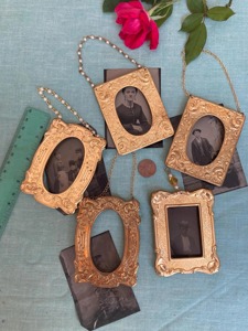 Cadre artistique en métal doré avec perles et corde porte-photo décoratif multi-usage pour la maison mur bureau événement cadeau décor - Product Image 5