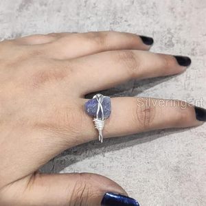 Bague pour femme en argent sterling 925, pierre précieuse tanzanite naturelle, pierre de naissance de décembre, bande en fil, bijoux faits à la main pour Noël - Product Image 1