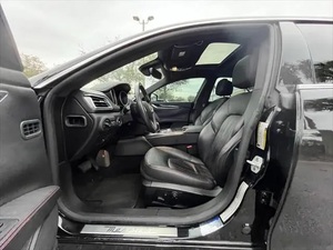 Maserati Gran Turismo Base Turbo 2016, berline sombre, conduite à gauche, sièges en tissu - Product Image 3
