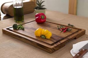 เขียงไม้ดีไซน์พิเศษสำหรับซูชิและซาชิมิ ใช้ไม้คุณภาพพรีเมียม ผิวเรียบเนียน จำหน่ายในปริมาณมาก - Product Image 3