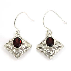 Boucles d'oreilles en argent grenat au design unique Bijoux de bohème authentiques fabriqués à partir de 925 Boucles d'oreilles en argent sterling massif pour femmes Bijoux - Product Image 1