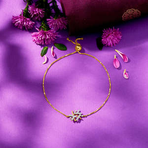 Pulsera con Dijes Finos Blooming Grace para Mujer en Oro y Diamantes - Product Image 1