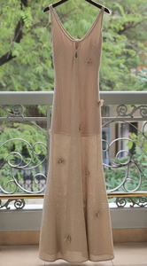 Dune Dress propose un style de soirée élégant et une mode haut de gamme via des services professionnels OEM ODM au Vietnam. - Product Image 3